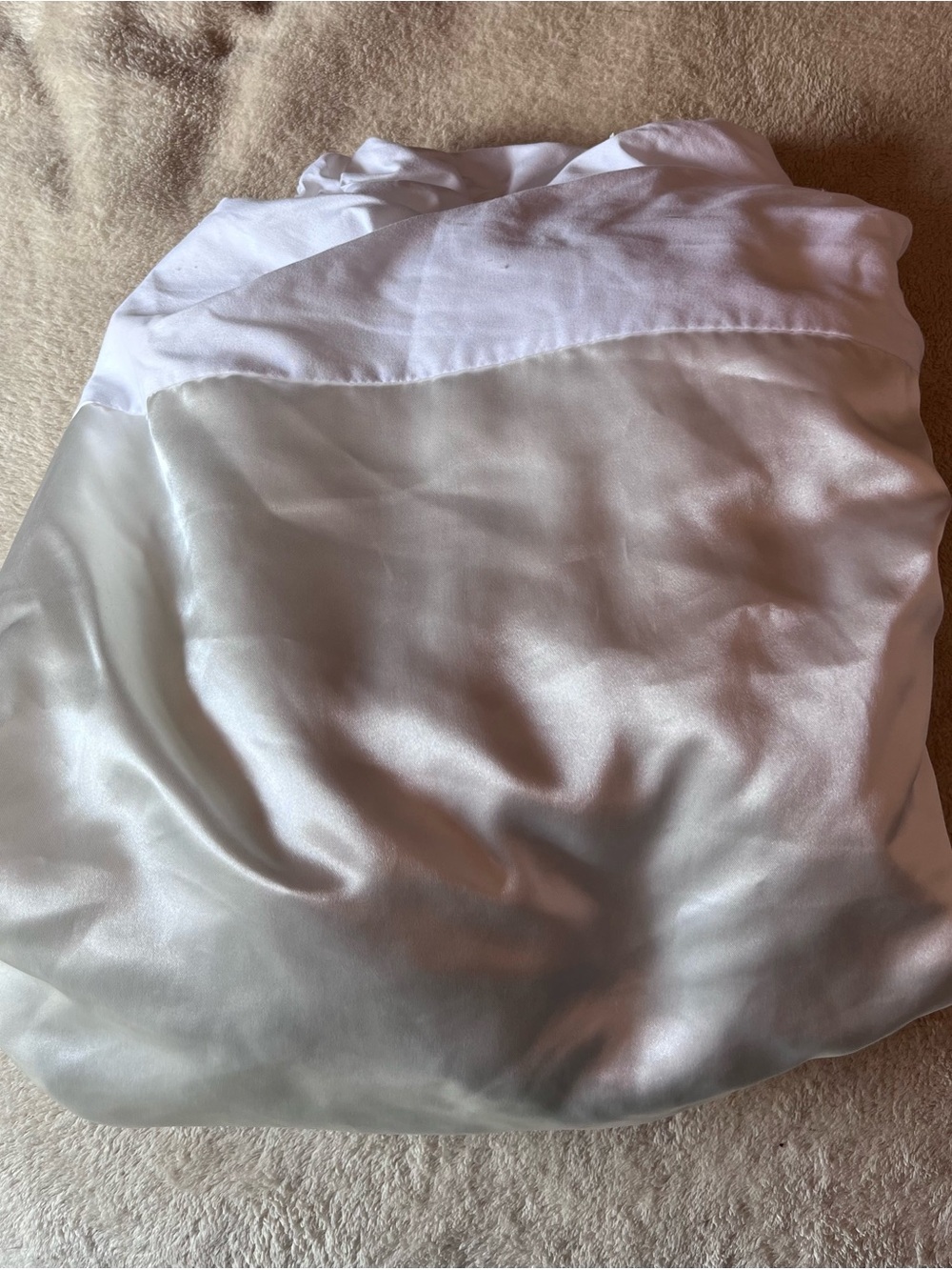 Comfort Linen Inc. fitted sheet with satin panel
